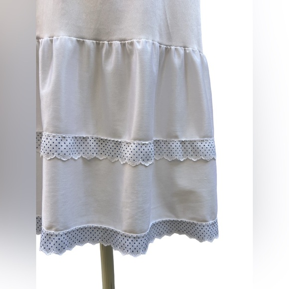 Vintage 1980s Nylon Half Slip with Polka Dot Trim Size Large - Picture 4 of 6